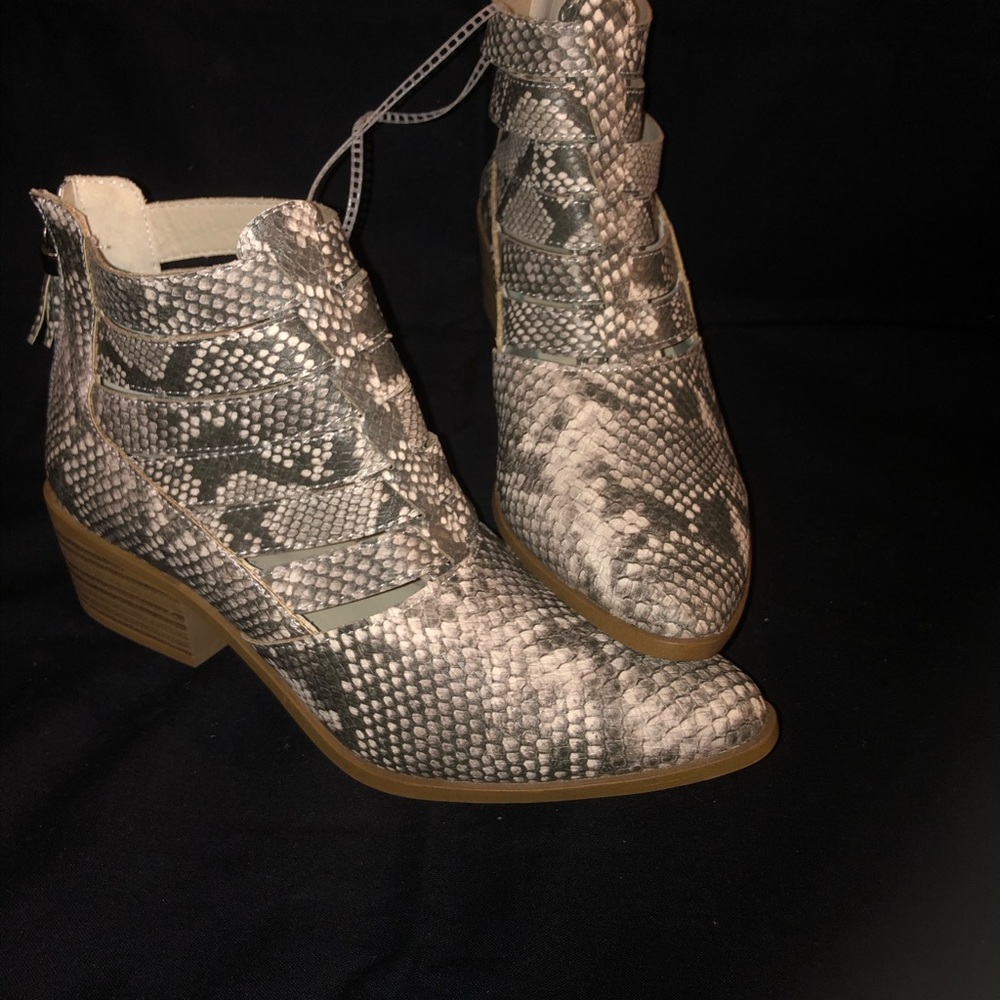 Women booties